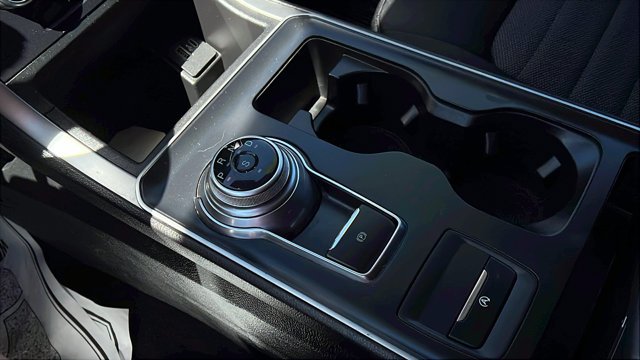 Used 2022 Gray Ford SE image 25