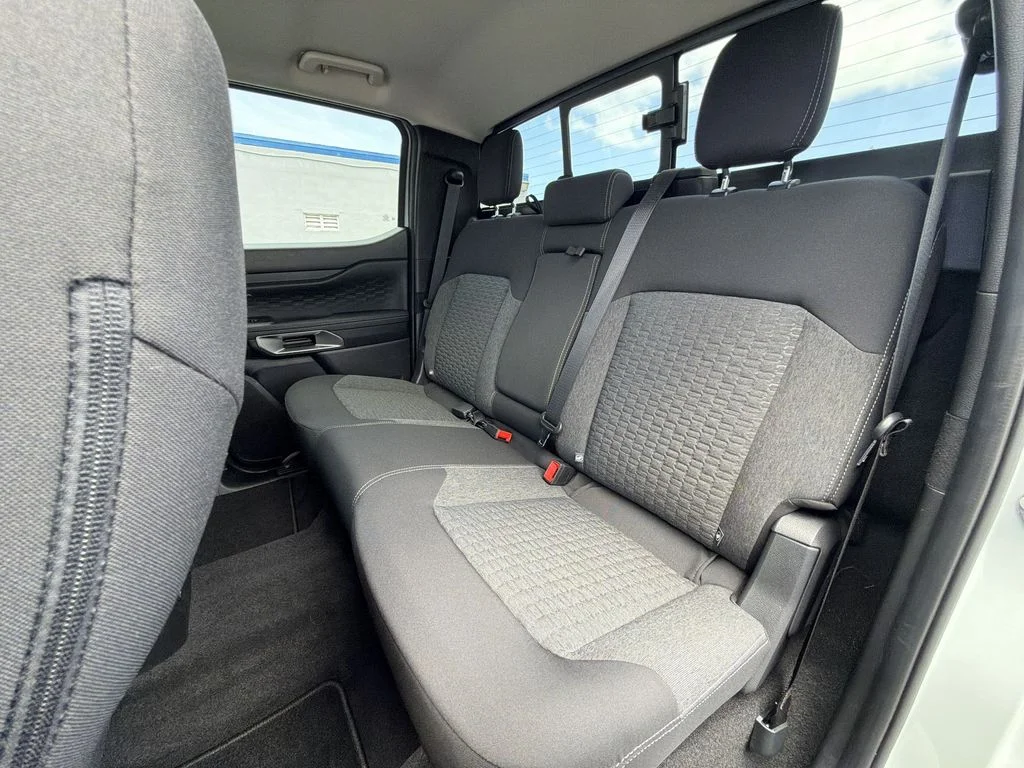 Used 2024 Green Ford XLT image 31