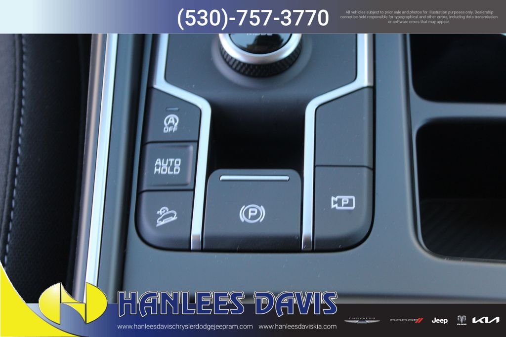 New 2026 Glacial White Pearl Kia LX image 17
