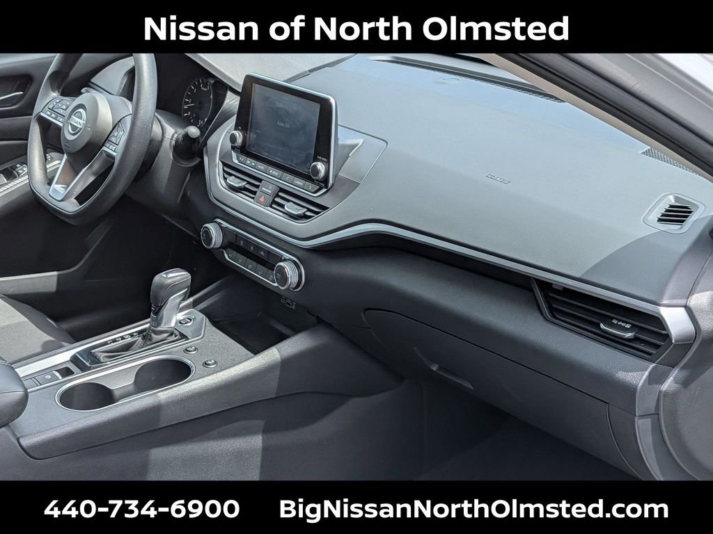 Certified Used 2022 Brilliant Silver Metallic Nissan 2.5 SV image 29