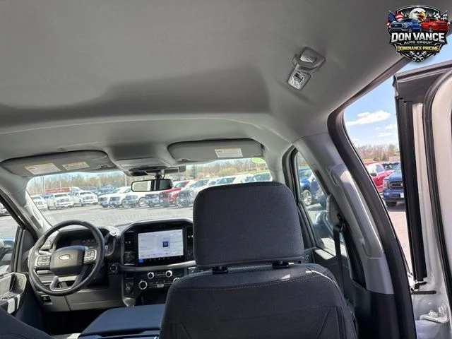 New 2025 Oxford White Ford XLT image 33