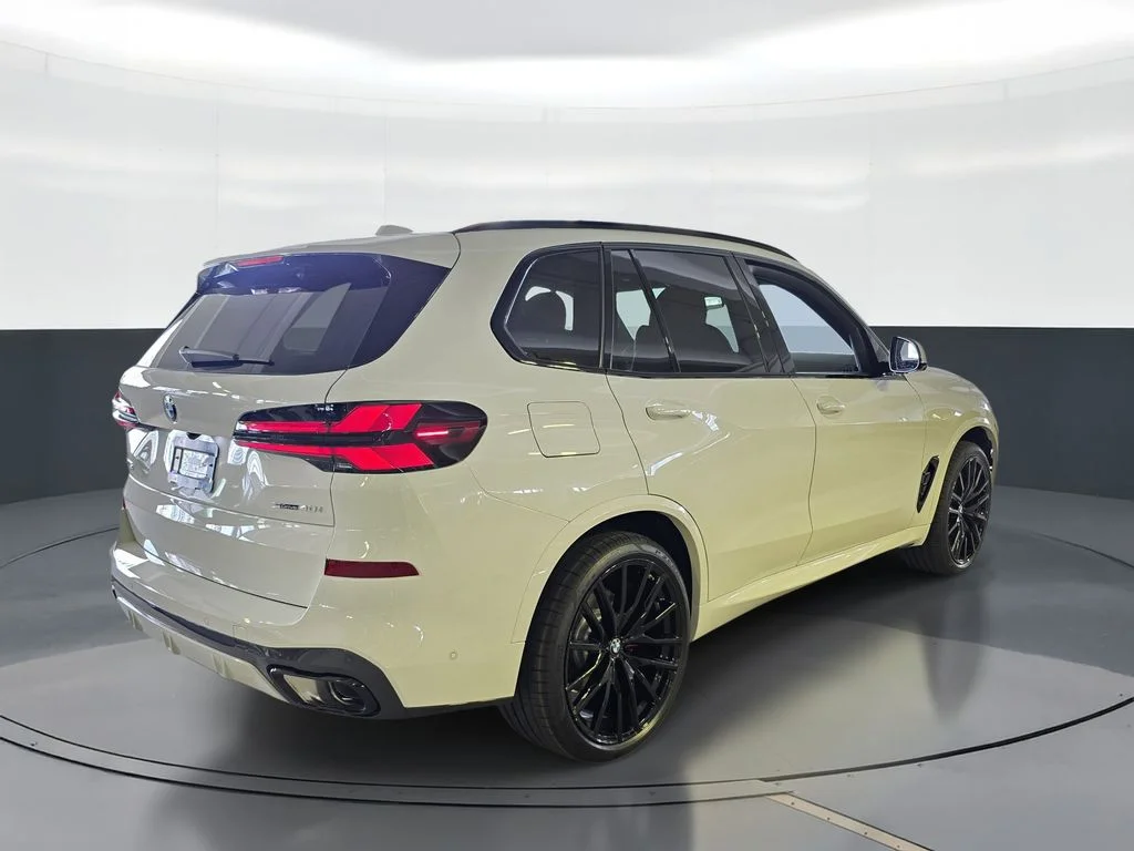 New 2026 White BMW sDrive40i image 3