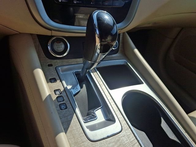 Used 2019 Brown Nissan SL image 22