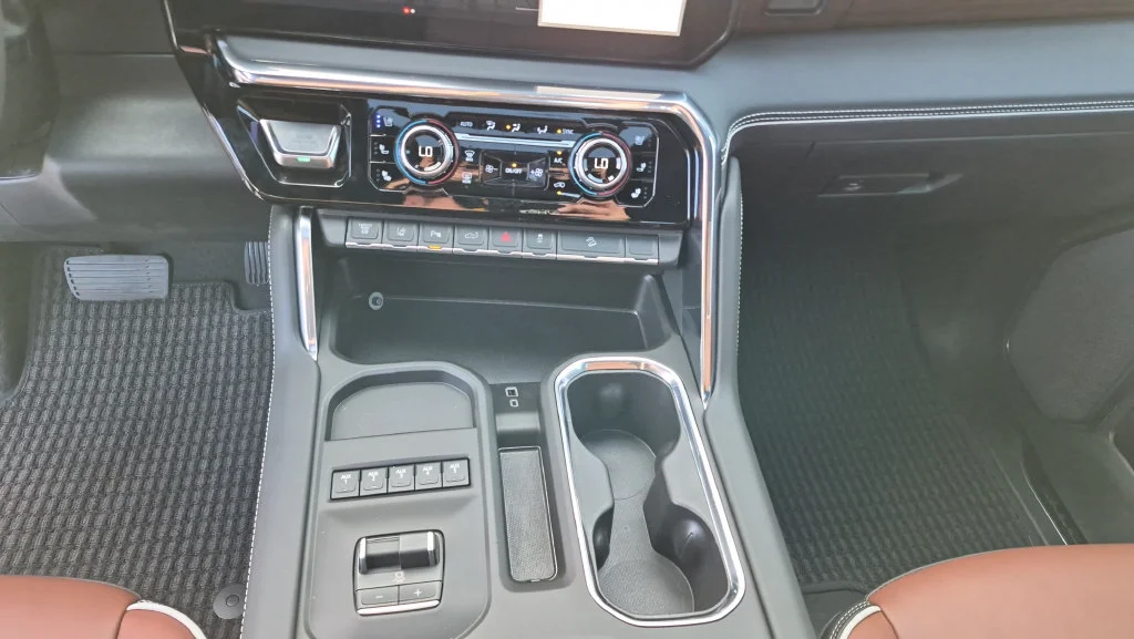 2026 GMC Sierra 2500HD Denali Ultimate - Photo 17