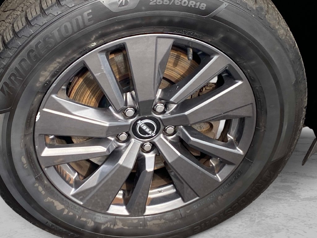 Used 2022 Silver Nissan SV image 31