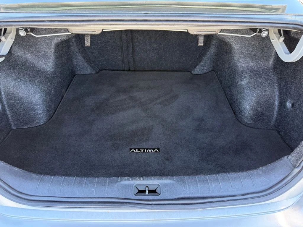 Used 2024 Silver Nissan 2.5 SV image 18