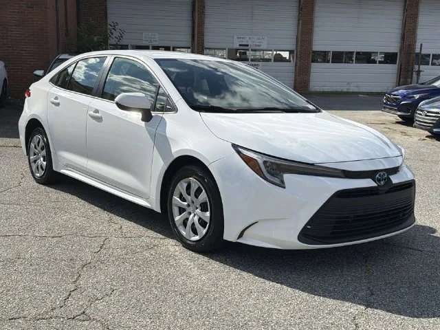Used 2023 White Toyota LE image 15