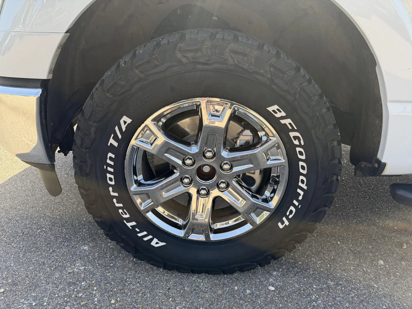 Used 2021 Space White Ford XLT image 24