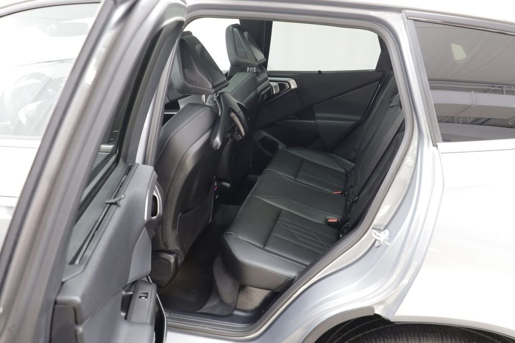 2026 BMW X3 30 - Photo 15