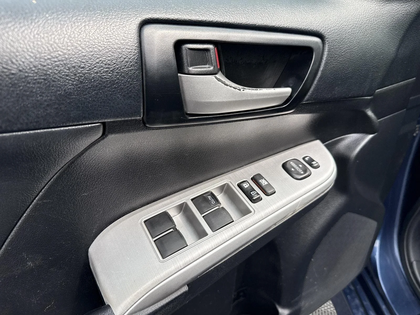 Used 2013 Magnetic Gray Metallic Toyota SE image 18