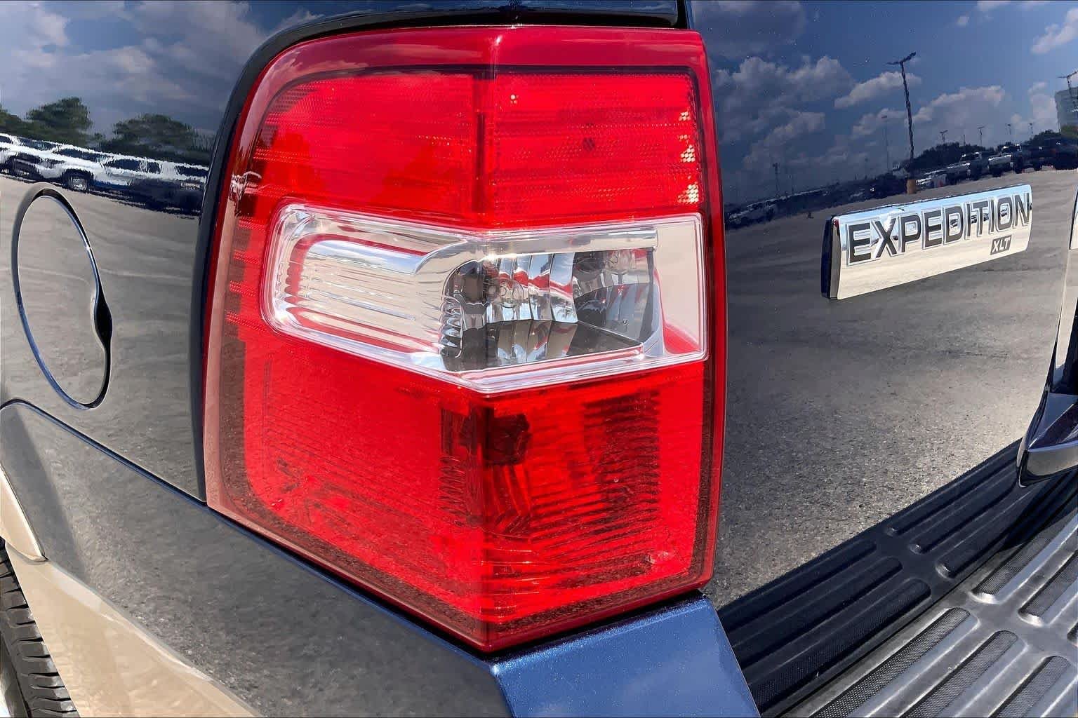 Used 2013 Blue Jeans Metallic Ford XLT image 28