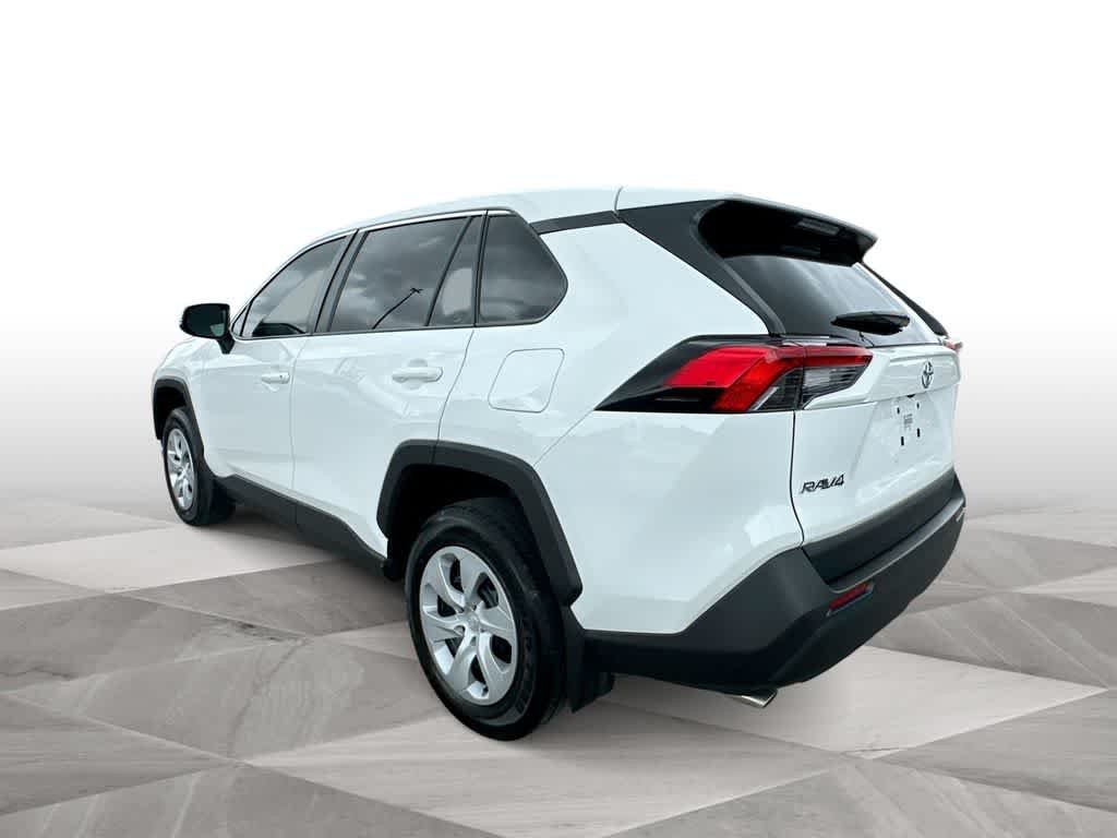 Used 2025 Ice Cap Toyota LE image 6