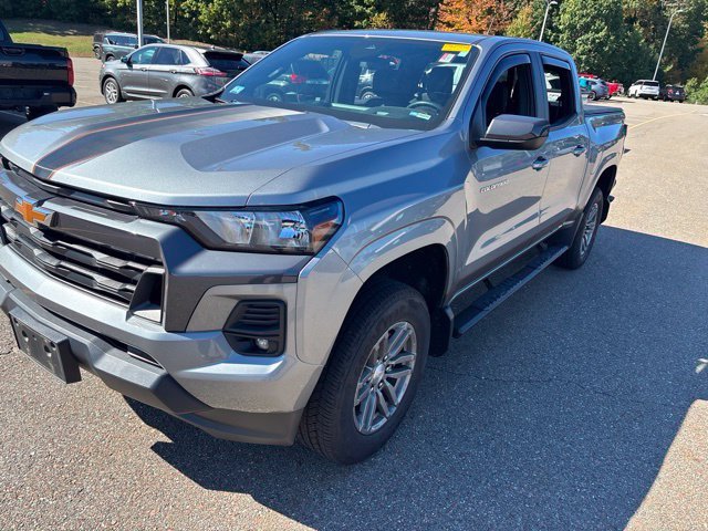 Used 2023 Sterling Gray Metallic Chevrolet 4WD LT image 3