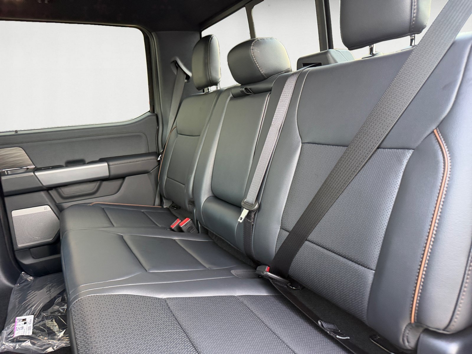 New 2026 Carbonized Gray Metallic Ford LARIAT image 13