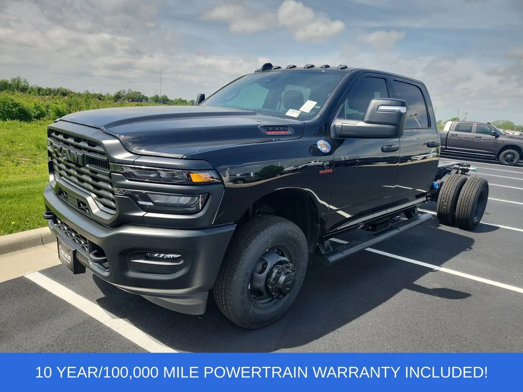 New 2026 Diamond Black Crystal Pearlcoat RAM Tradesman image 4