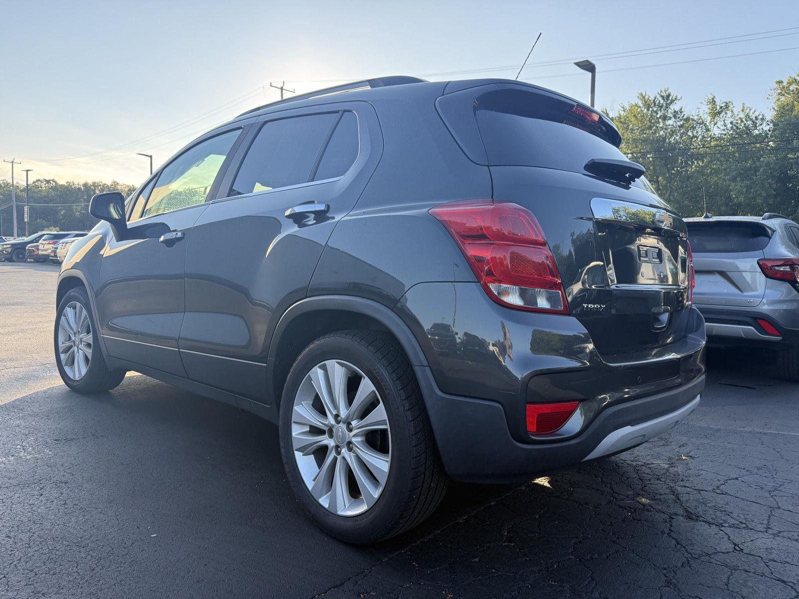 Used 2019 Nightfall Gray Metallic Chevrolet Premier image 4
