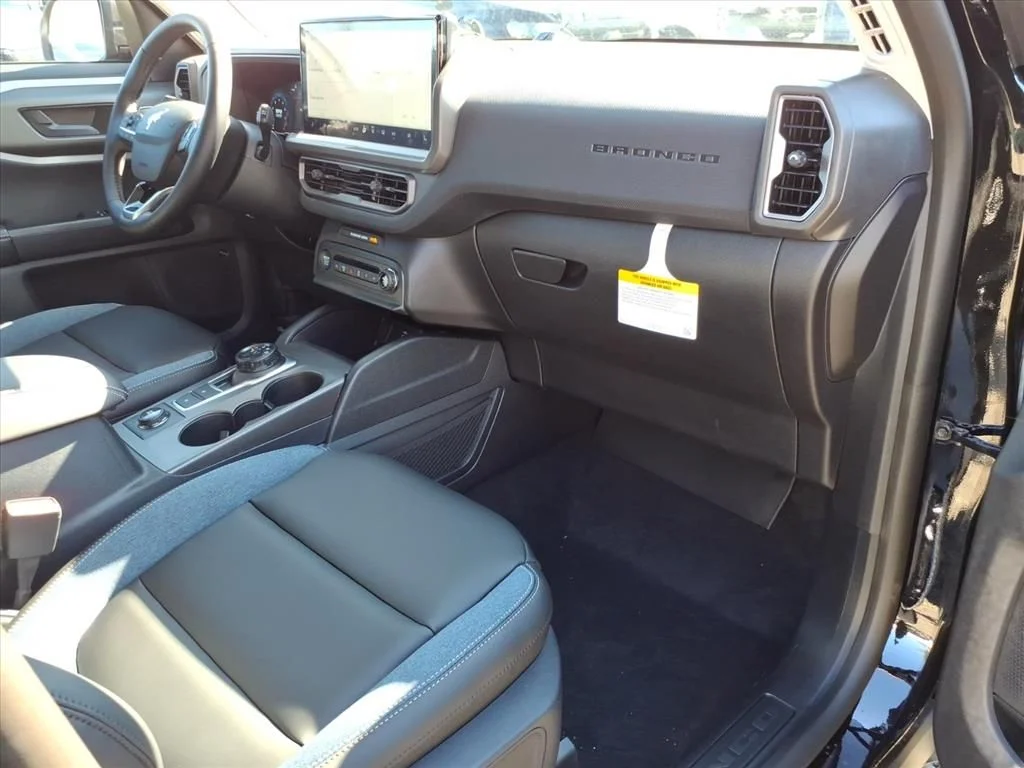 New 2025 Shadow Black Ford Outer Banks® image 9