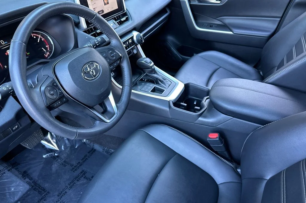 2024 Toyota RAV4 XLE Premium - Photo 10