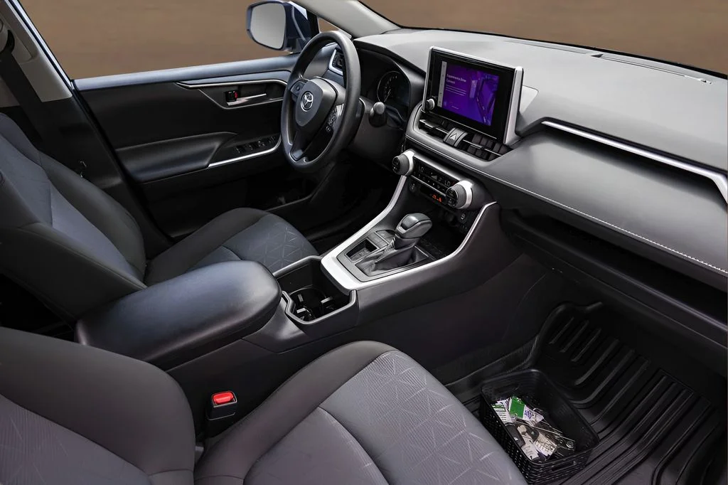 Used 2025 White Toyota XLE image 29
