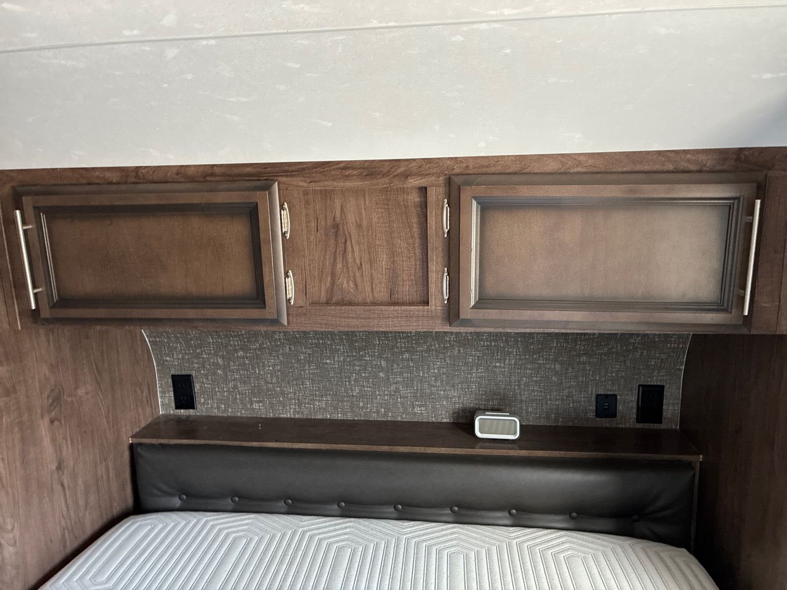 Used 2020 White DURANGO  image 39