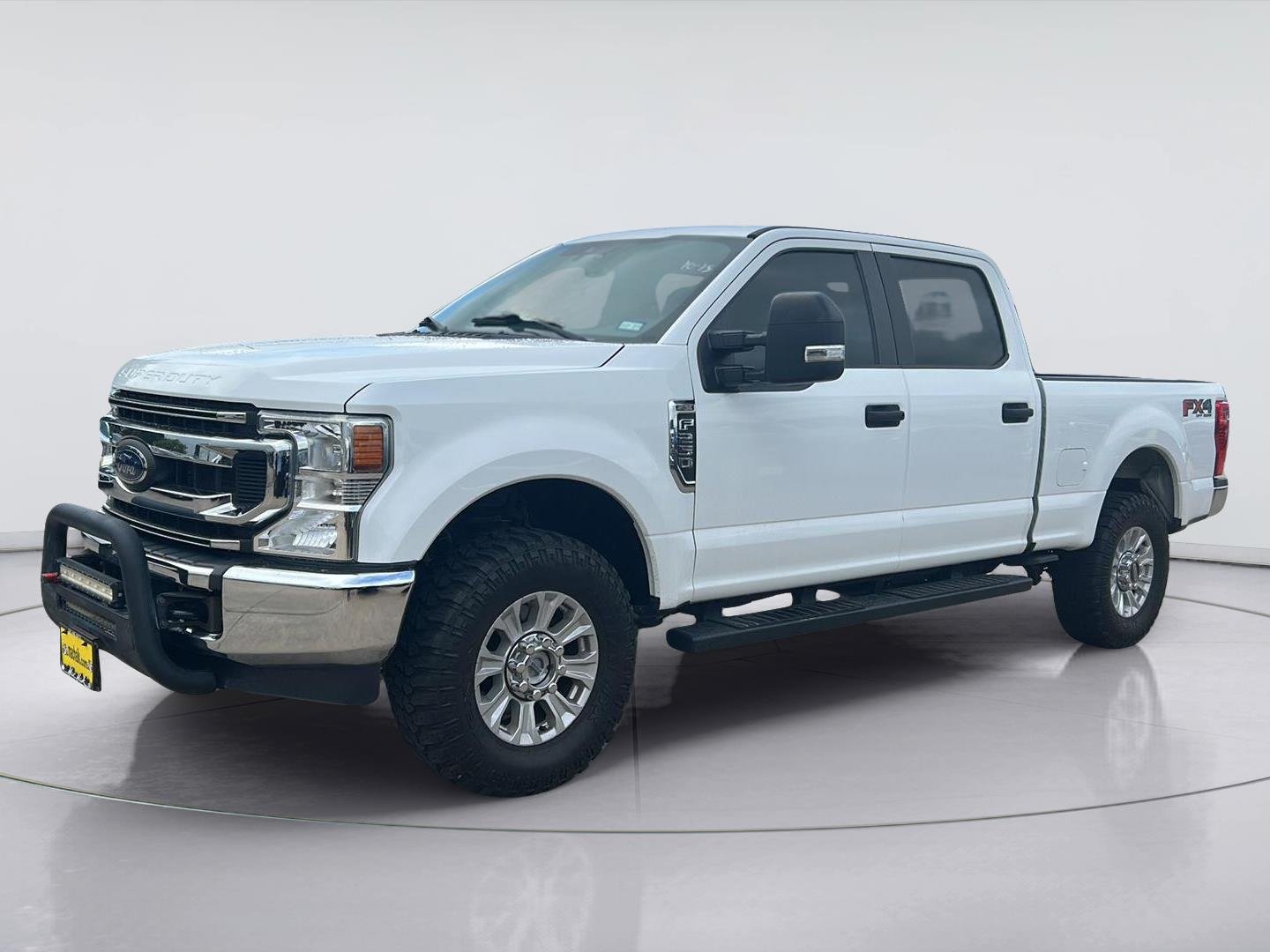 Used 2022 Oxford White Ford XL image 1