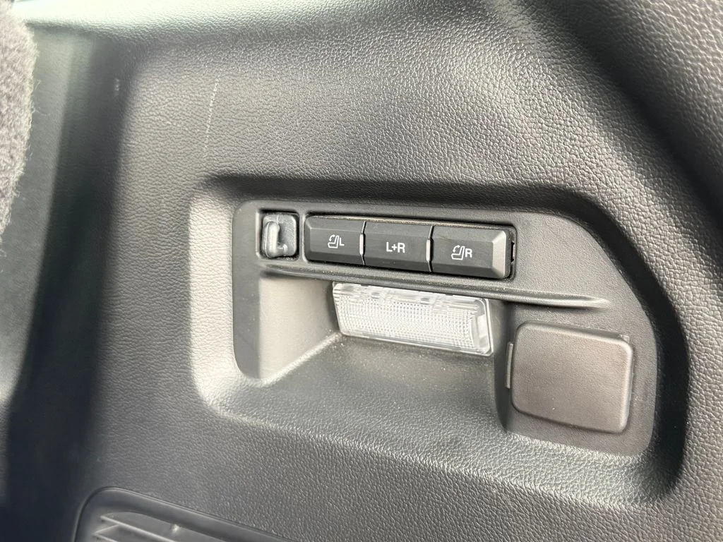 Used 2025 Gray Ford Platinum image 27