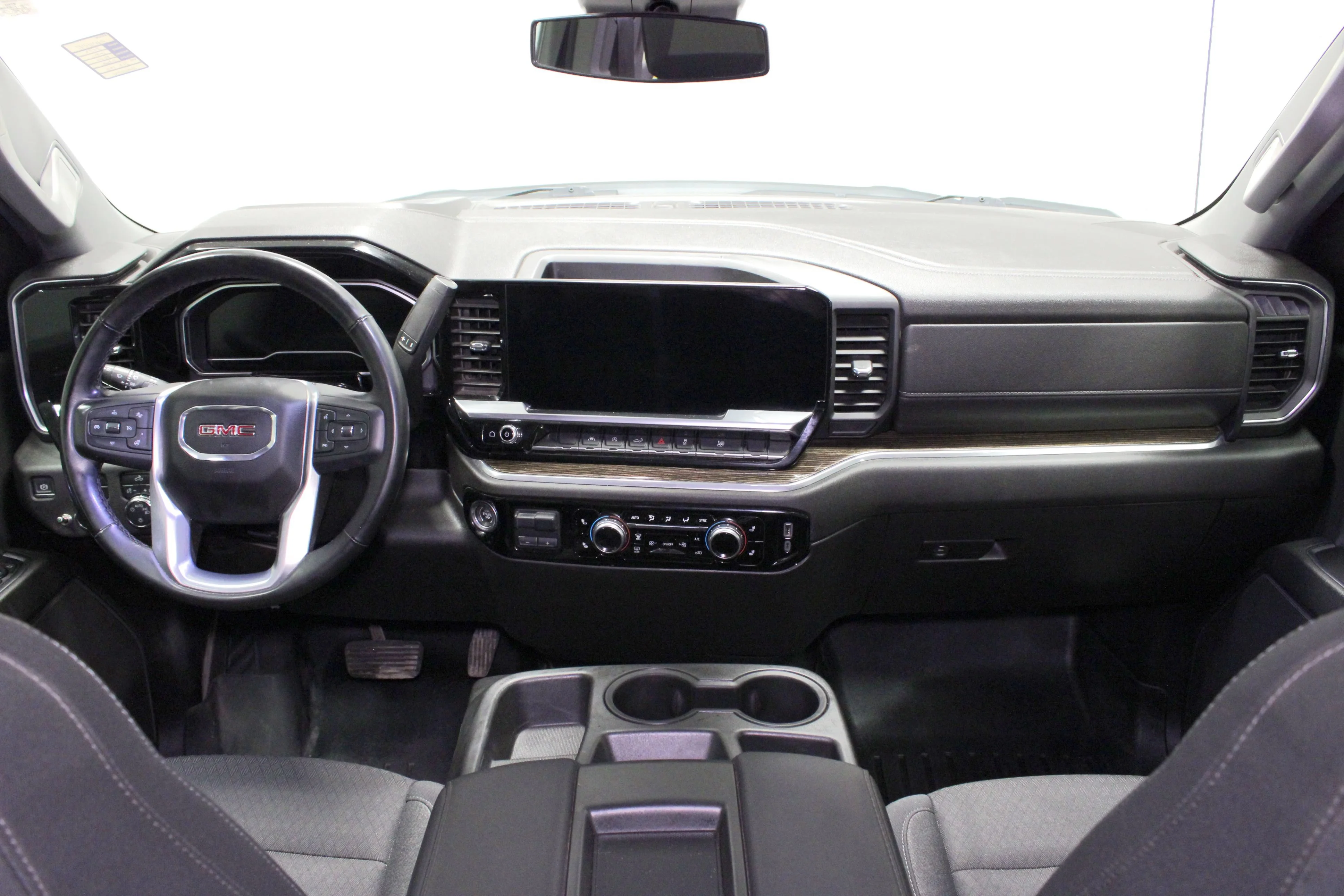 Used 2023 Summit White GMC SLE image 20
