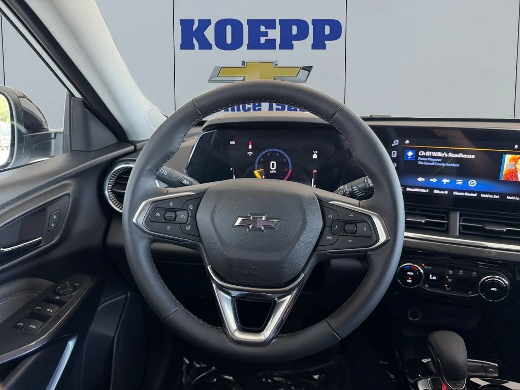 New 2026 Summit White Chevrolet ACTIV image 13