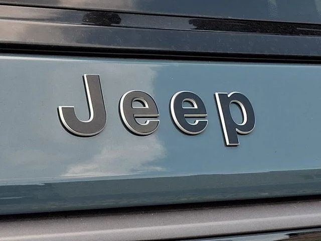 New 2026 Steel Blue Exterior Paint Jeep Limited Reserve image 11