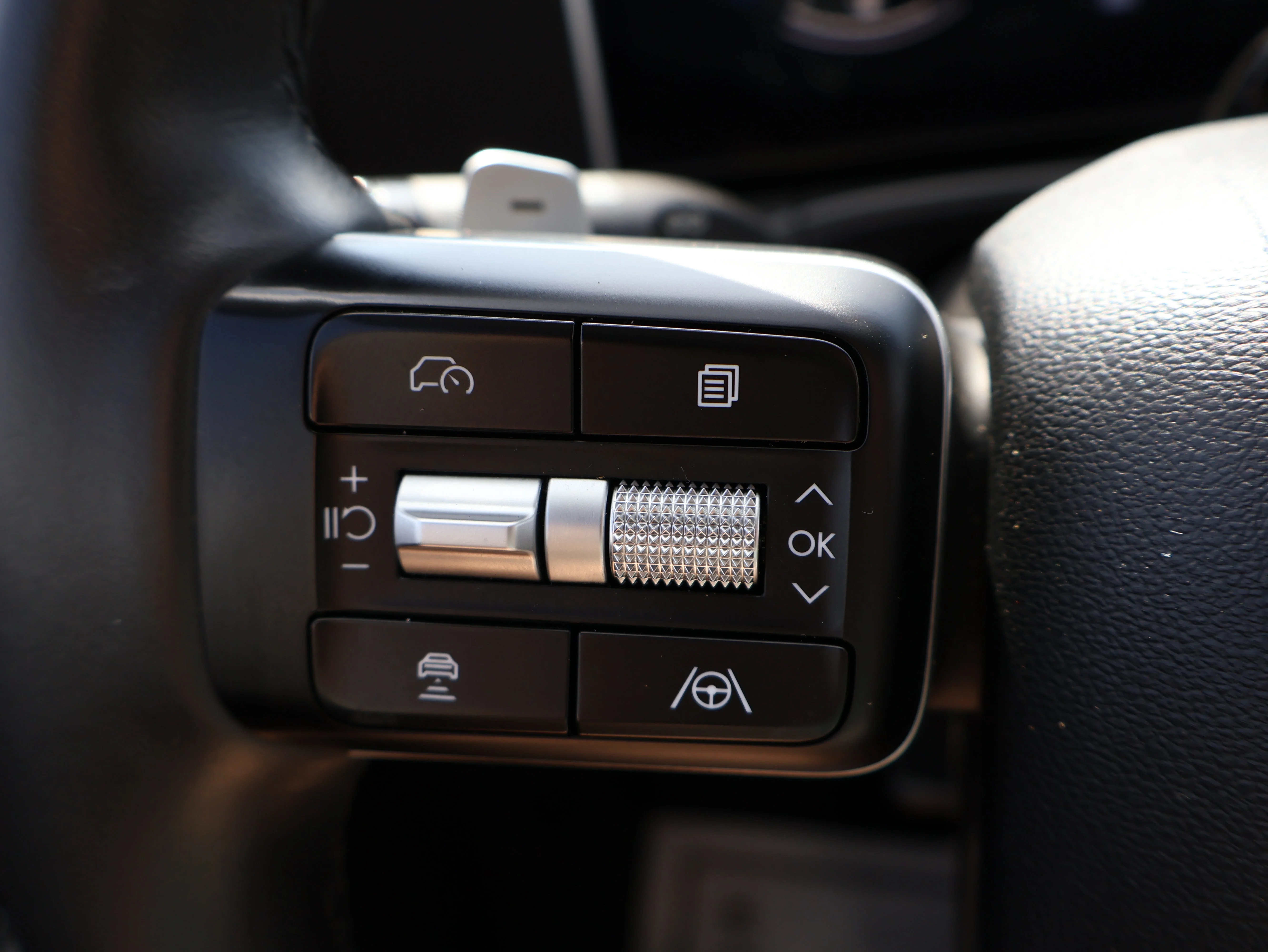 Used 2025 Ecotronic Gray Hyundai SEL image 39