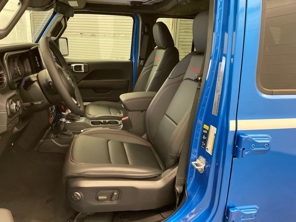 New 2026 Hydro Blue Pearl-Coat Exterior Paint Jeep Rubicon image 17