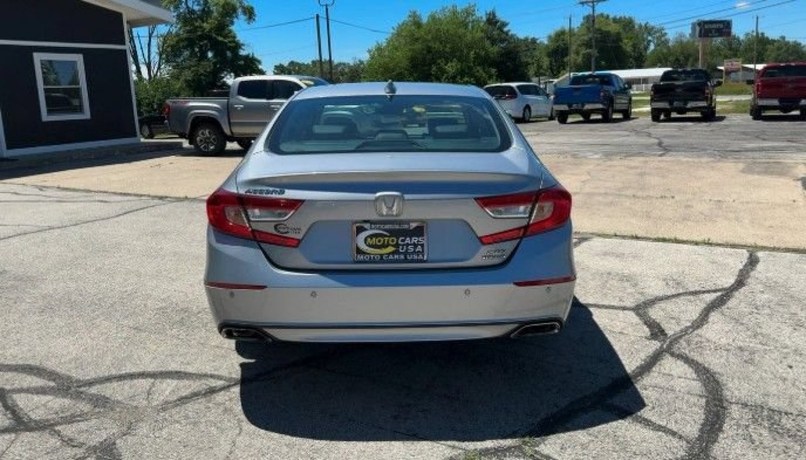 Used 2022 Lunar Silver Metallic Honda Touring image 8