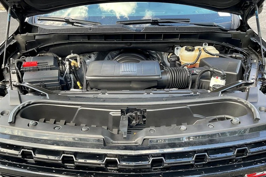 Used 2023 Black Chevrolet Z71 image 32