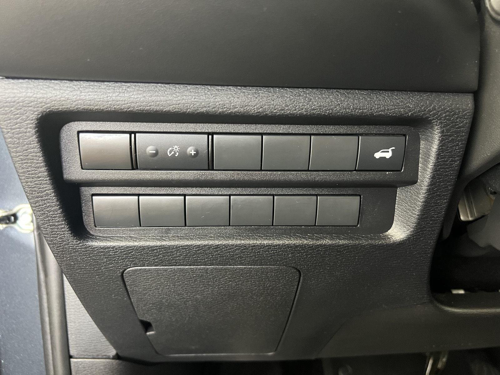 2025 Mitsubishi Outlander SE - Photo 14