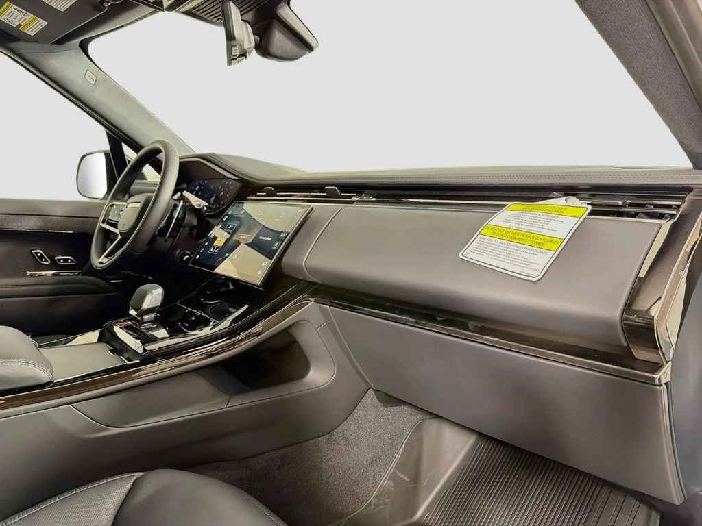 New 2026 Borasco Grey Land Rover Dynamic SE image 31