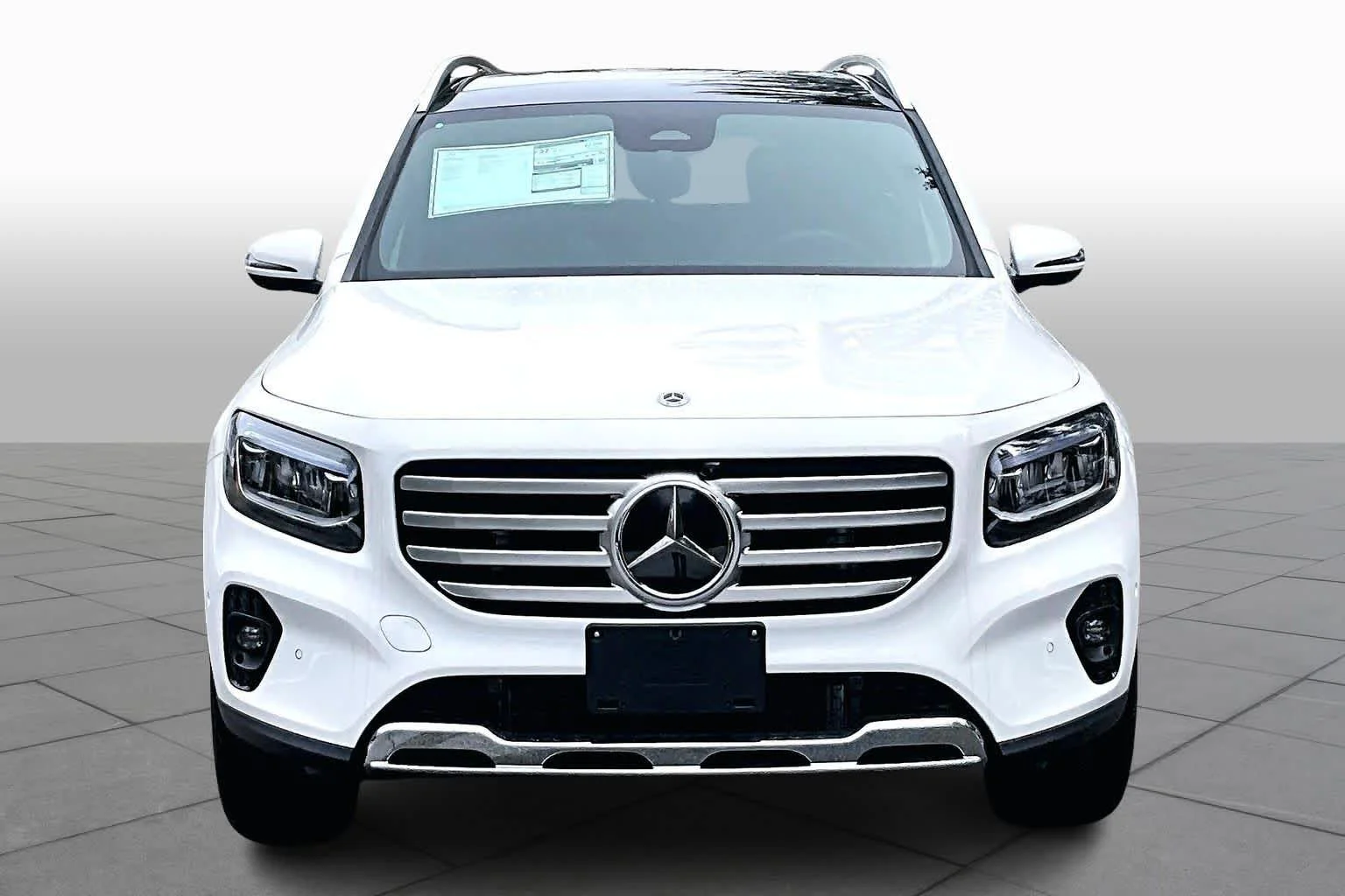 New 2026 Polar White Mercedes-Benz GLB 250 image 3