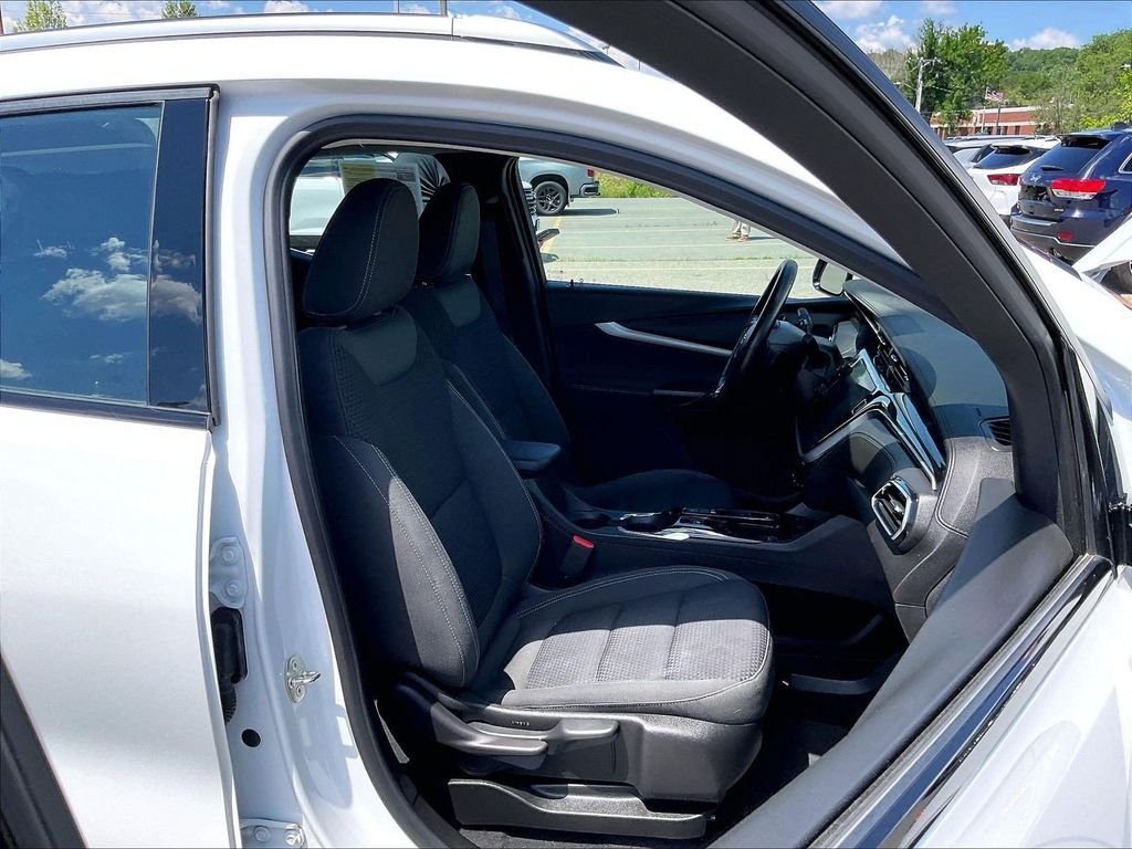 Used 2023 White Chevrolet LT image 11