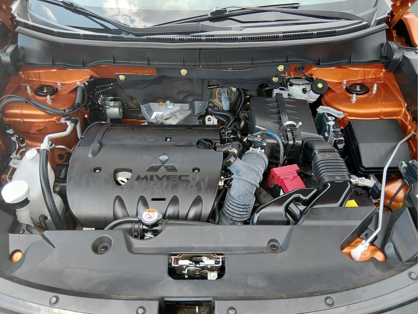 Used 2023 Sunshine Orange Metallic Mitsubishi ES image 14