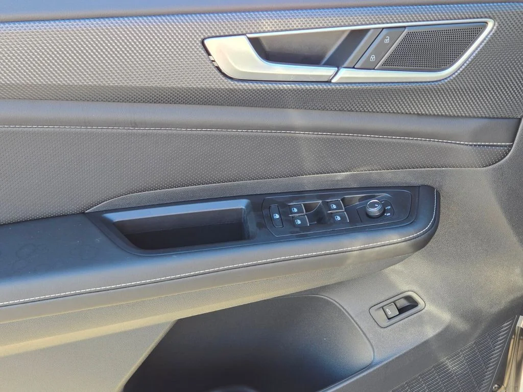 New 2026 Silver Volkswagen 2.0T SEL R-Line Black image 10
