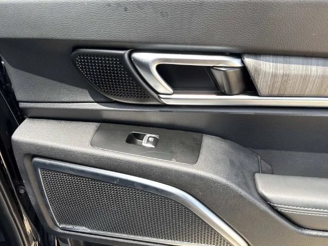Used 2024 Black Kia SX image 25