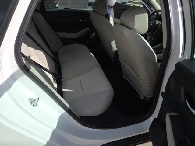 New 2026 Platinum White Pearl Honda SE image 10