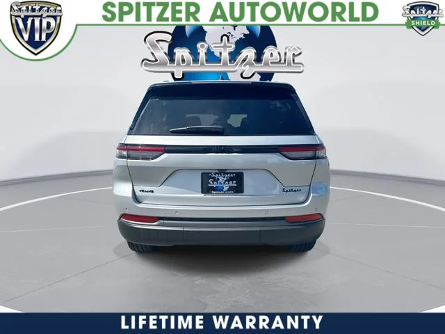 New 2026 Silver Zynith Exterior Paint Jeep Limited image 8