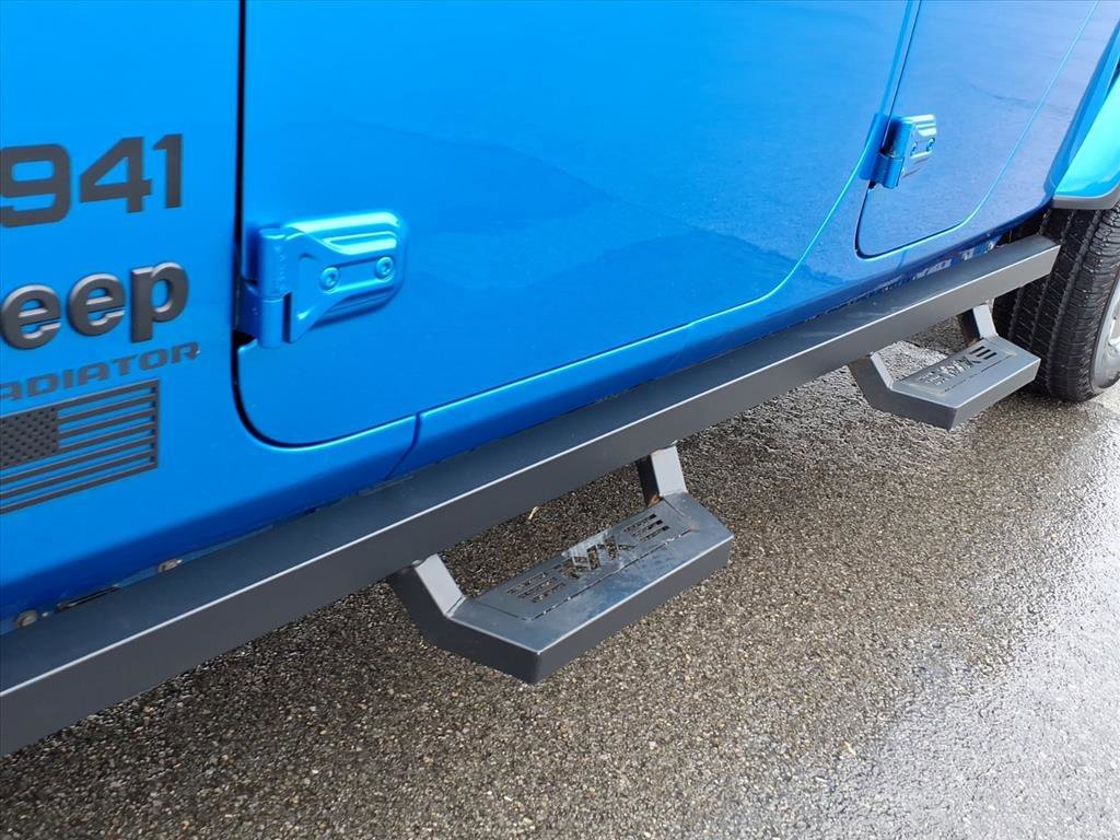 Used 2021 Hydro Blue Pearlcoat Jeep Willys Sport image 11