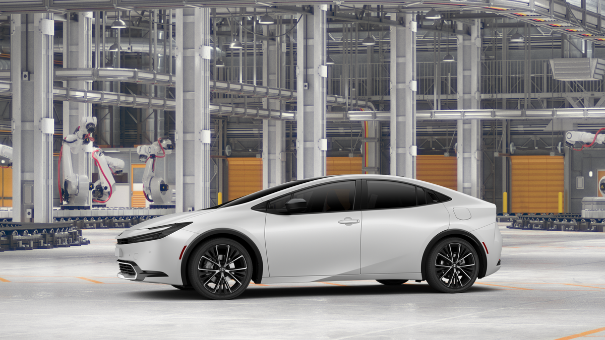 New 2027 Wind Chill Pearl Toyota XLE image 3