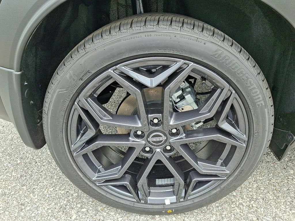 New 2026 Super Black Nissan SR image 5