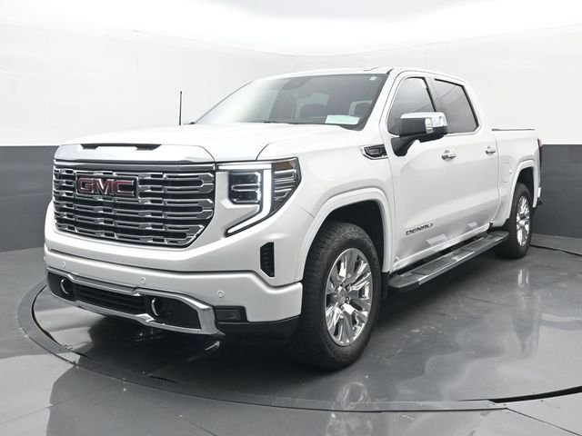Used 2024 White Frost Tricoat GMC Denali image 24