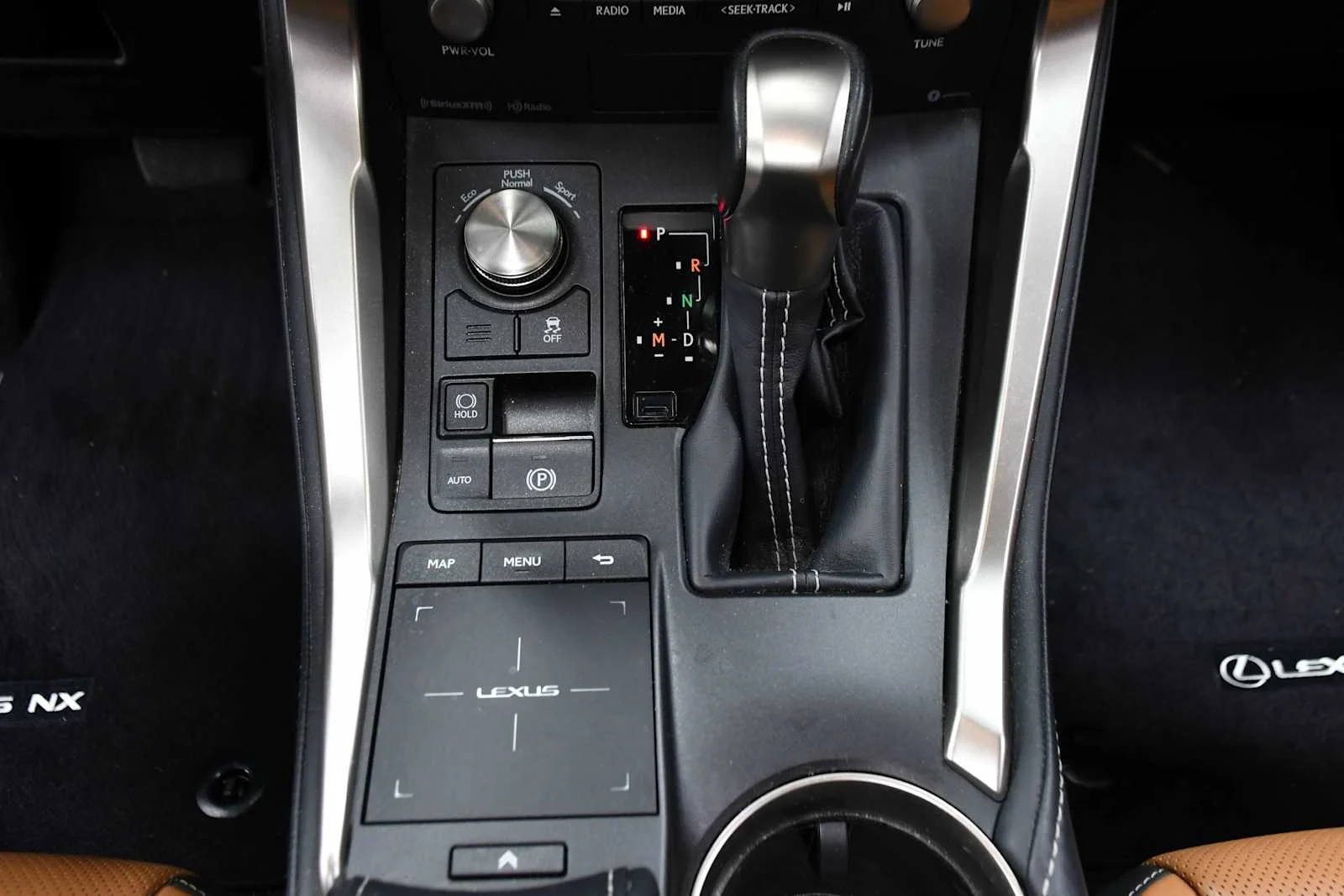 Used 2021 Nori Green Pearl Lexus  image 22