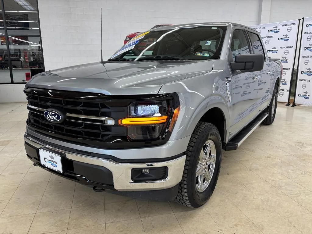 Used 2025 Silver Ford XLT image 3