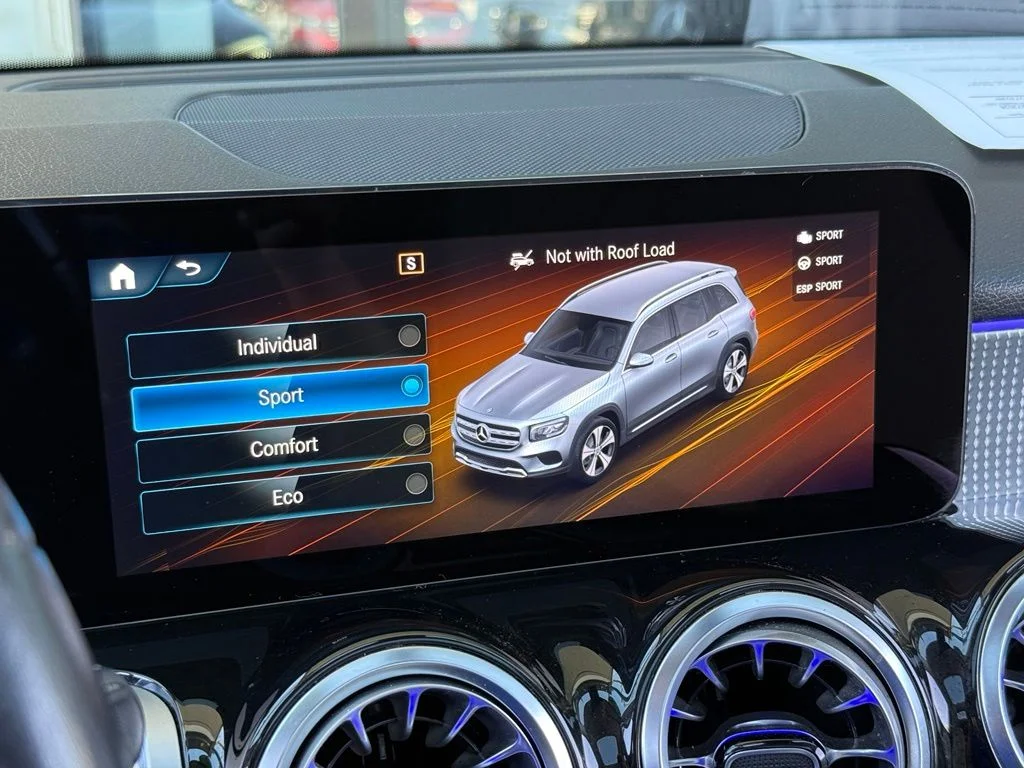 Certified Used 2023  Mercedes-Benz GLB 250 image 6