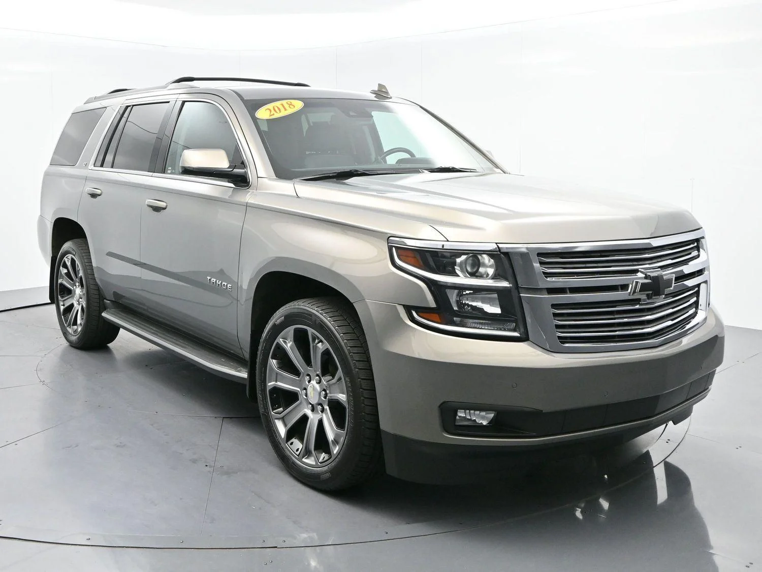 Used 2018 PEPPERDUST METALLIC Chevrolet LT image 2